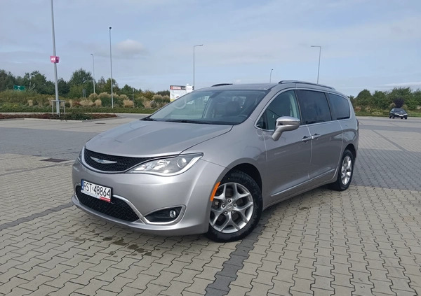 Chrysler Pacifica cena 99999 przebieg: 79900, rok produkcji 2017 z Krzeszowice małe 352